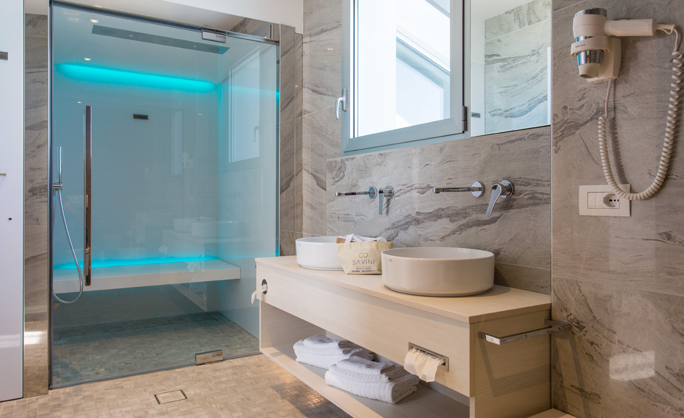media.Suite-Infinity-1-Hotel-Savini-Igea-Marina