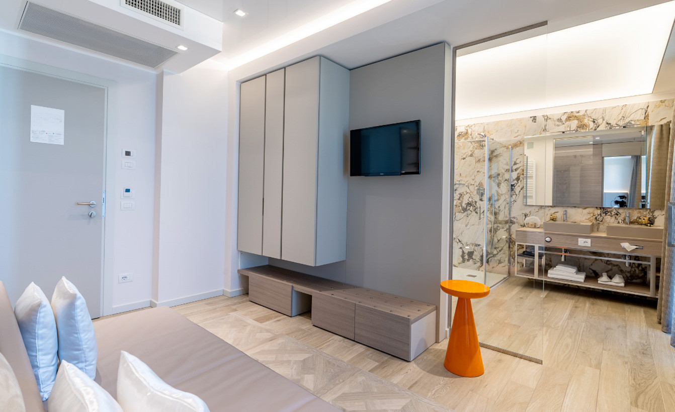 media.Camere-DeLexu-Living-3-Hotel-Savini-Igea-Marina