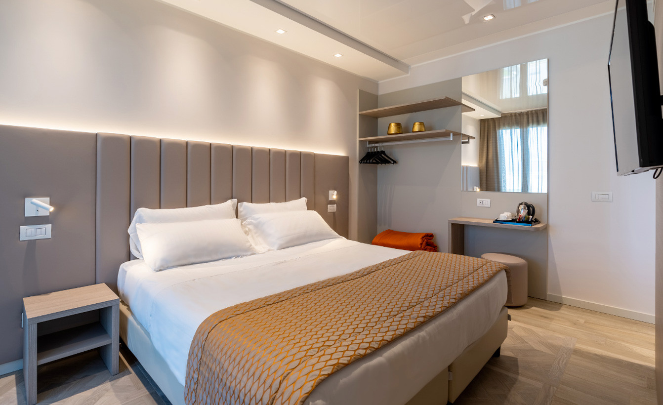 media.Camere-DeLexu-Living-6-Hotel-Savini-Igea-Marina