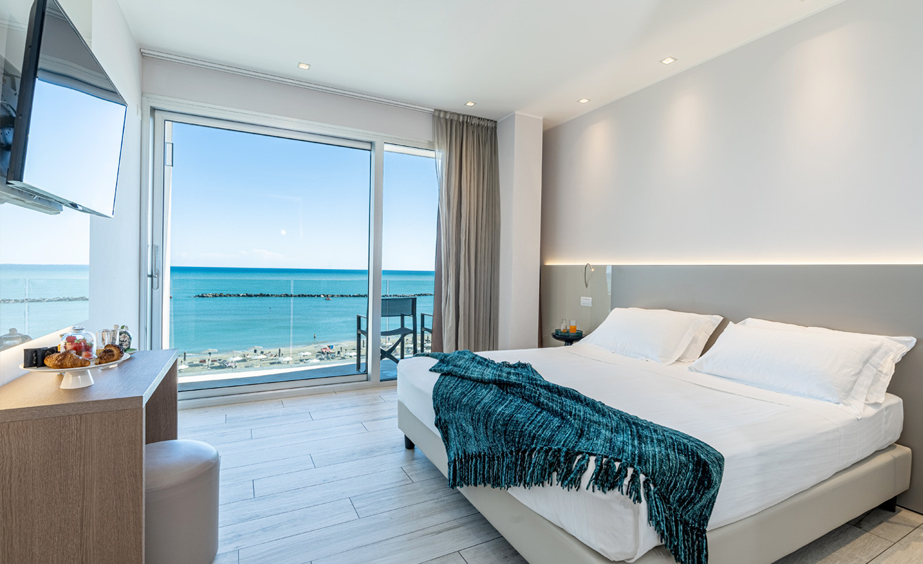 media.Camere-Panoramic-Doppia-1-Hotel-Savini-Igea-Marina