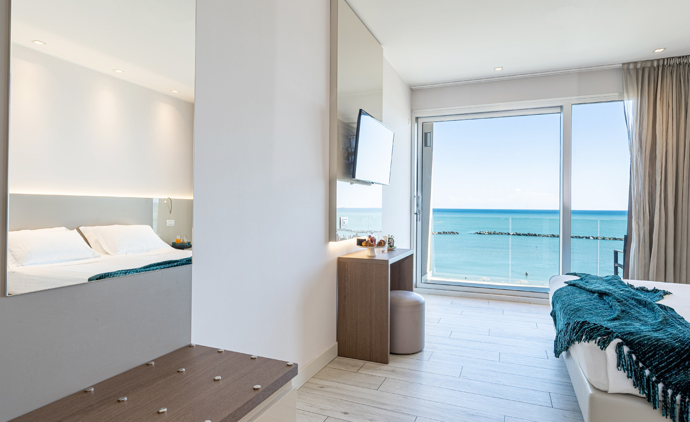media.Camere-Panoramic-Doppia-5-Hotel-Savini-Igea-Marina