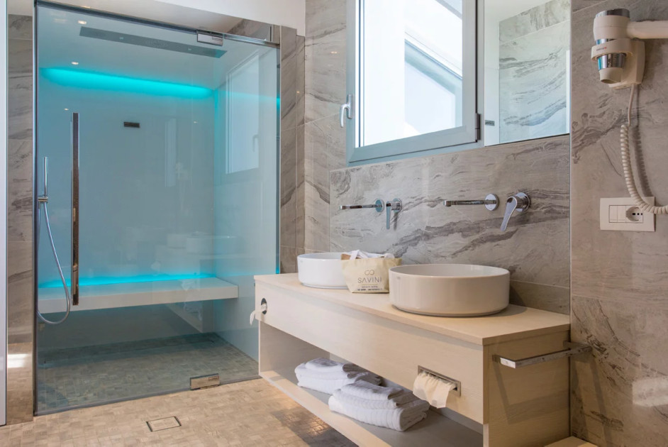 media.Suite-Infinity-1-Hotel-Savini-Igea-Marina