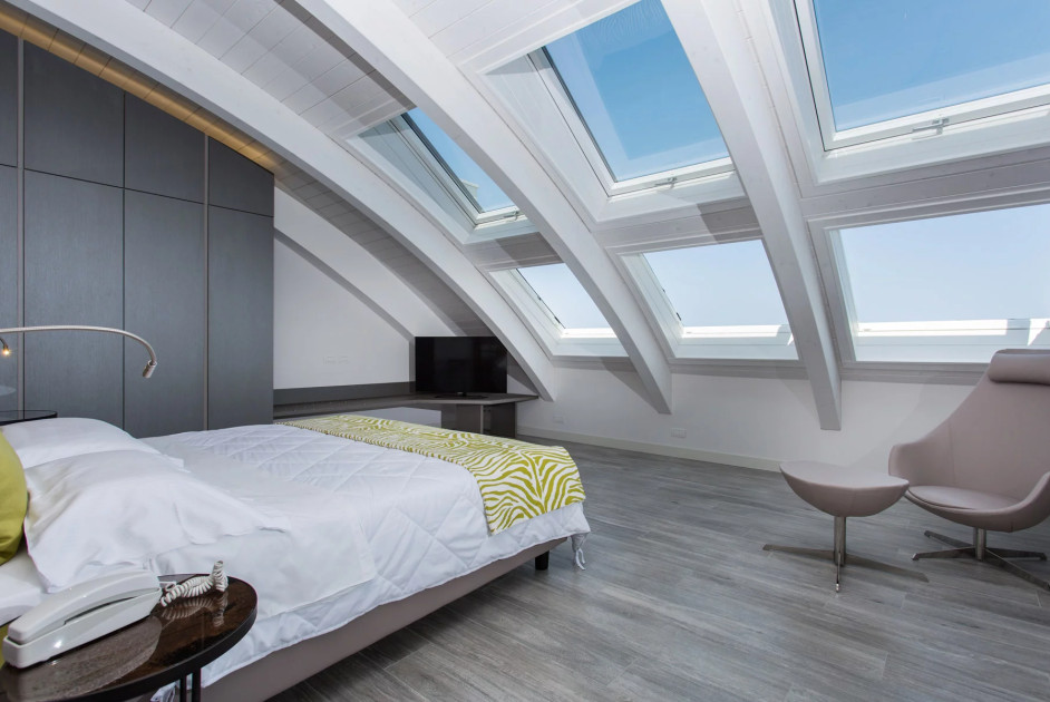 media.Slide-Suite-Infinity-1-Hotel-Savini-Igea-Marina