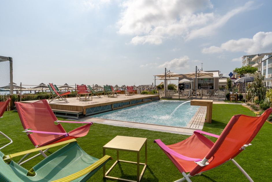 media.savini-al-mare-piscina