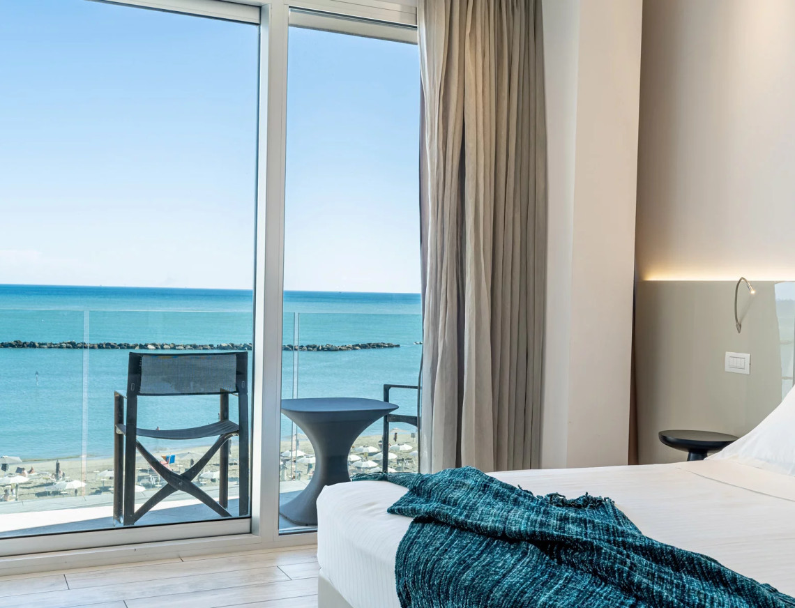 media.Slide-Panoramic-1-Hotel-Savini-Igea-Marina