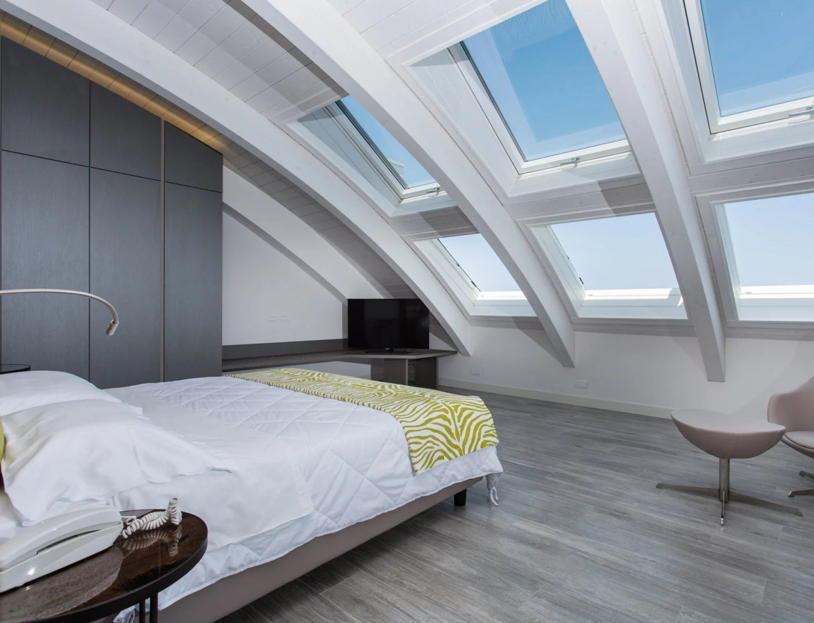 media.Slide-Suite-Infinity-1-Hotel-Savini-Igea-Marina